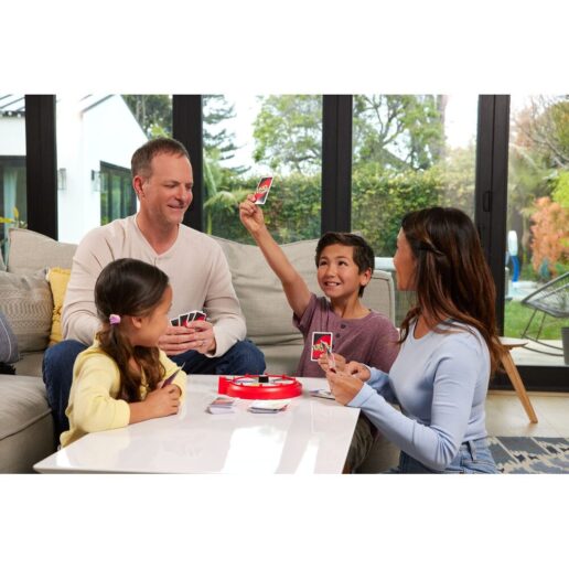UNO Spin card game