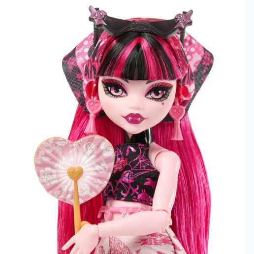 Monster High Skulltimate Secrets Series 7 Draculaura doll