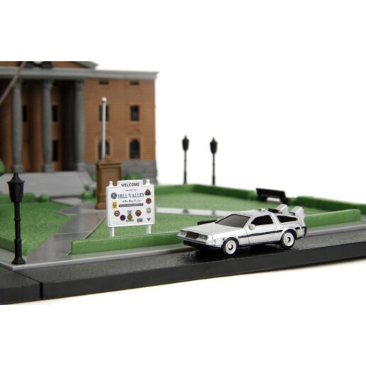Back To The Future Hill Valley Courthouse Square diorama replica