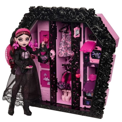 Monster High Ultimate Skulltimate Draculaura doll and wardrobe