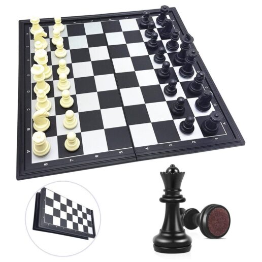 Folding magnetic chess set