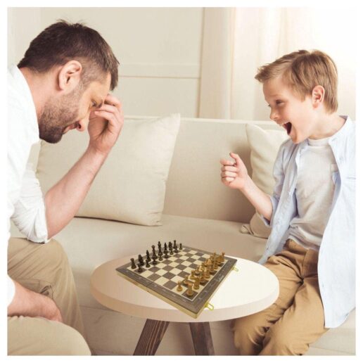 Wooden folding magnetic chess set