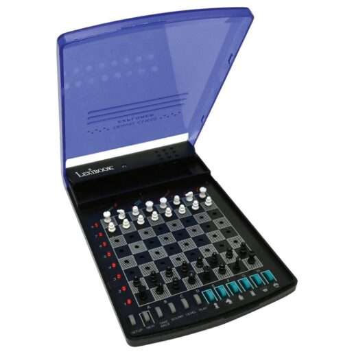 Electronic travel chess set